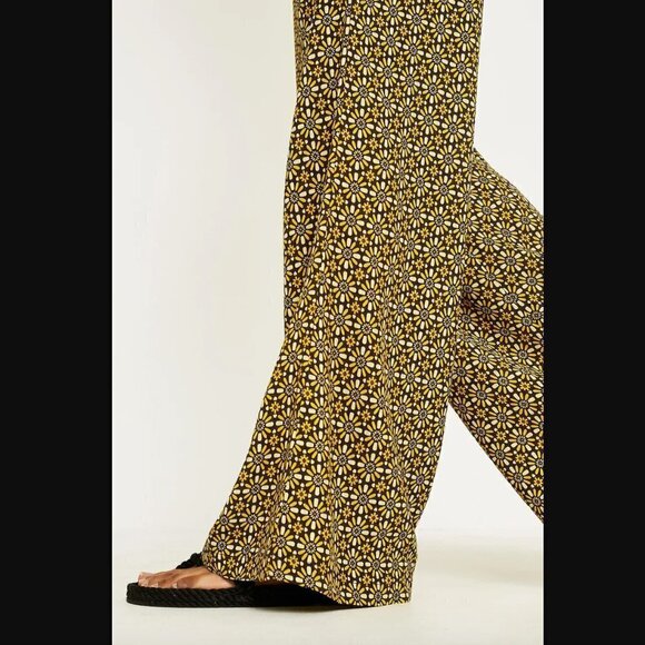 Urban Outfitters Geo Floral High-Rise Soft Flare Trousers M - Picture 6 of 10